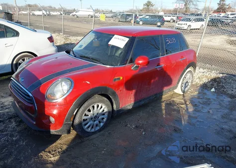 2015 Mini Hardtop Cooper z USA, uszkodzony, nr VIN WMWXS5C52FT831839